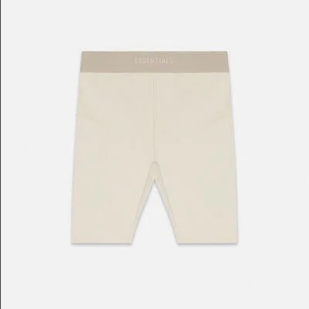 Essentials shorts - Picture 2 of 7